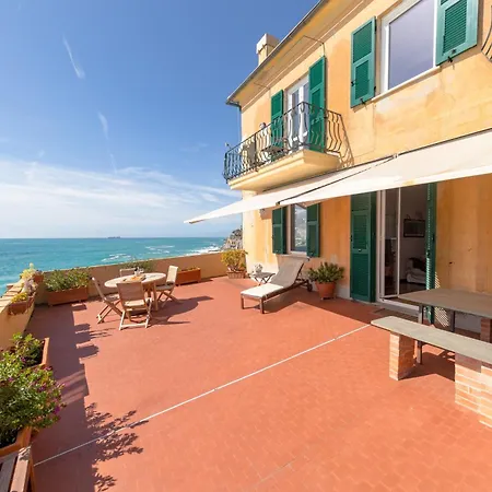 Il Castello - Beautiful Beachfront Lejlighed Bogliasco